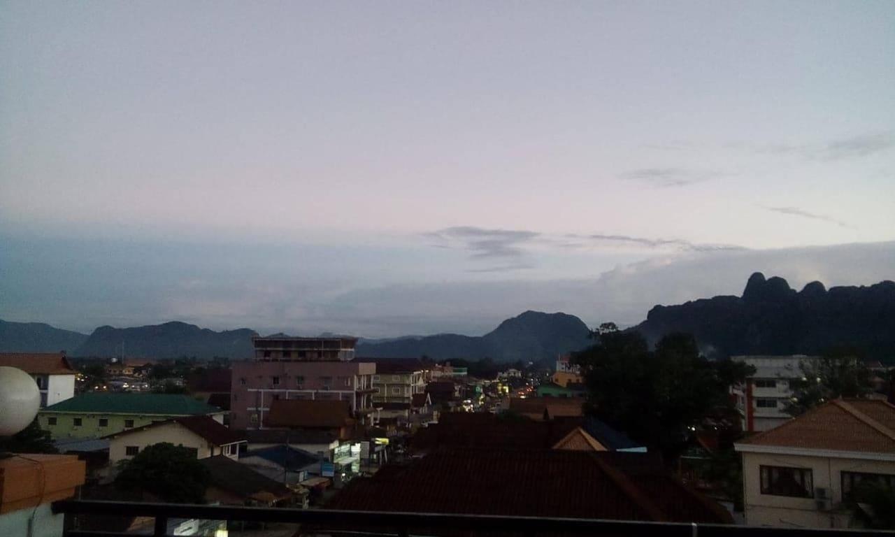 Tna Hotel Vang Vieng Exterior foto